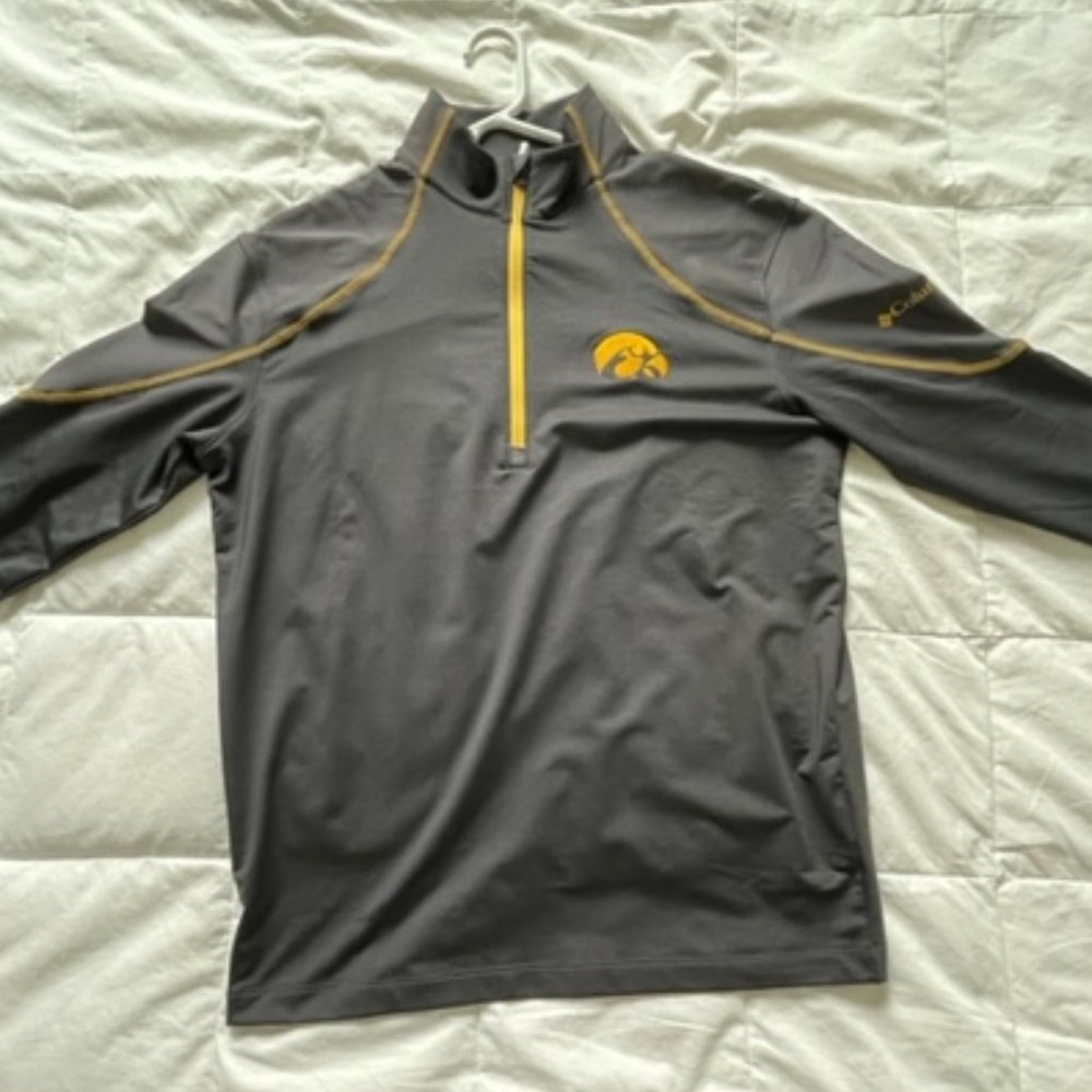 Iowa Hawkeyes Quarter-Zip Pullover, Colombia, Size M
